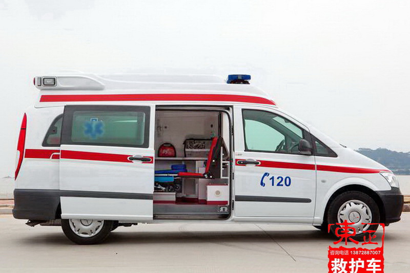 国六奔驰威霆高顶救护车图片2